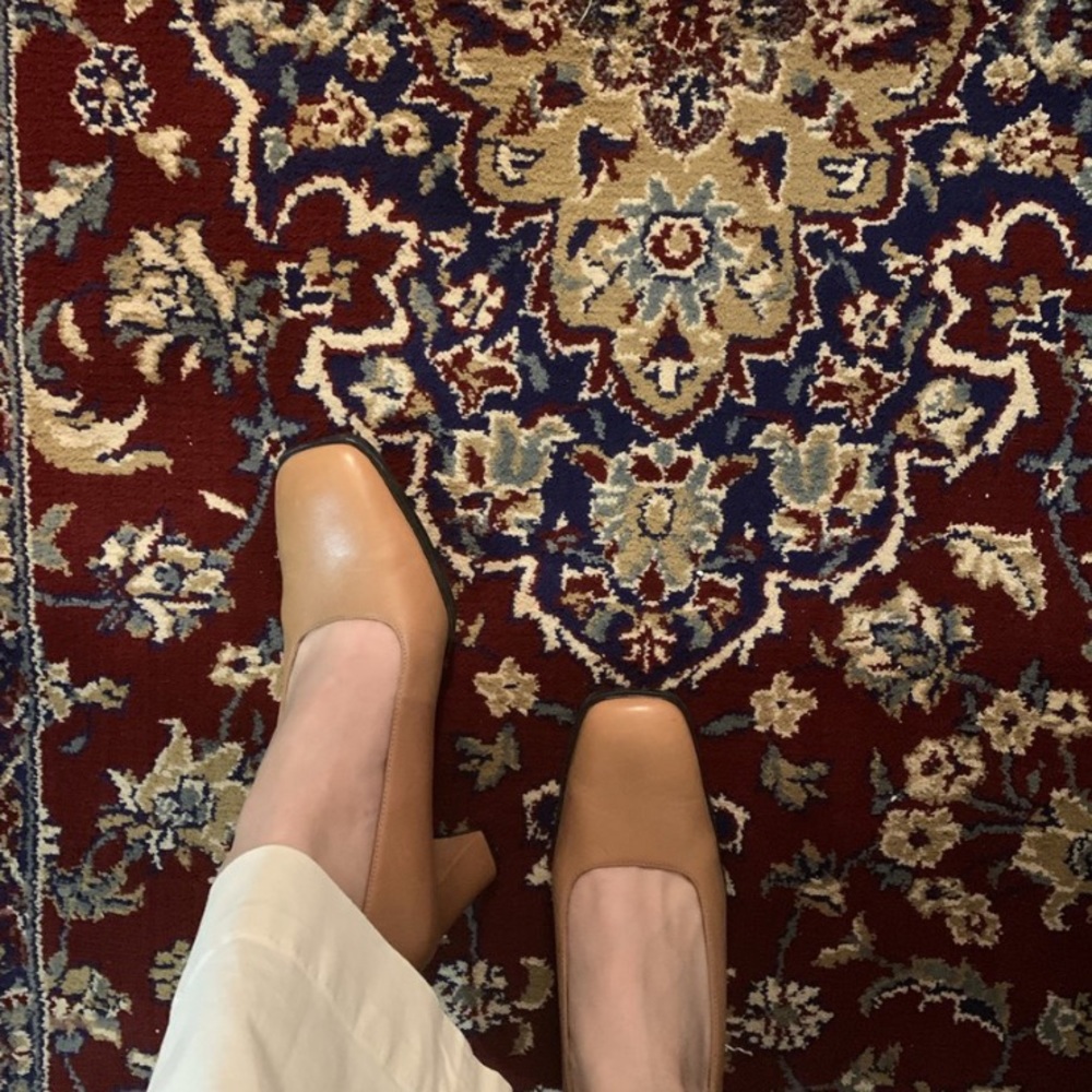 vintage tan block heel